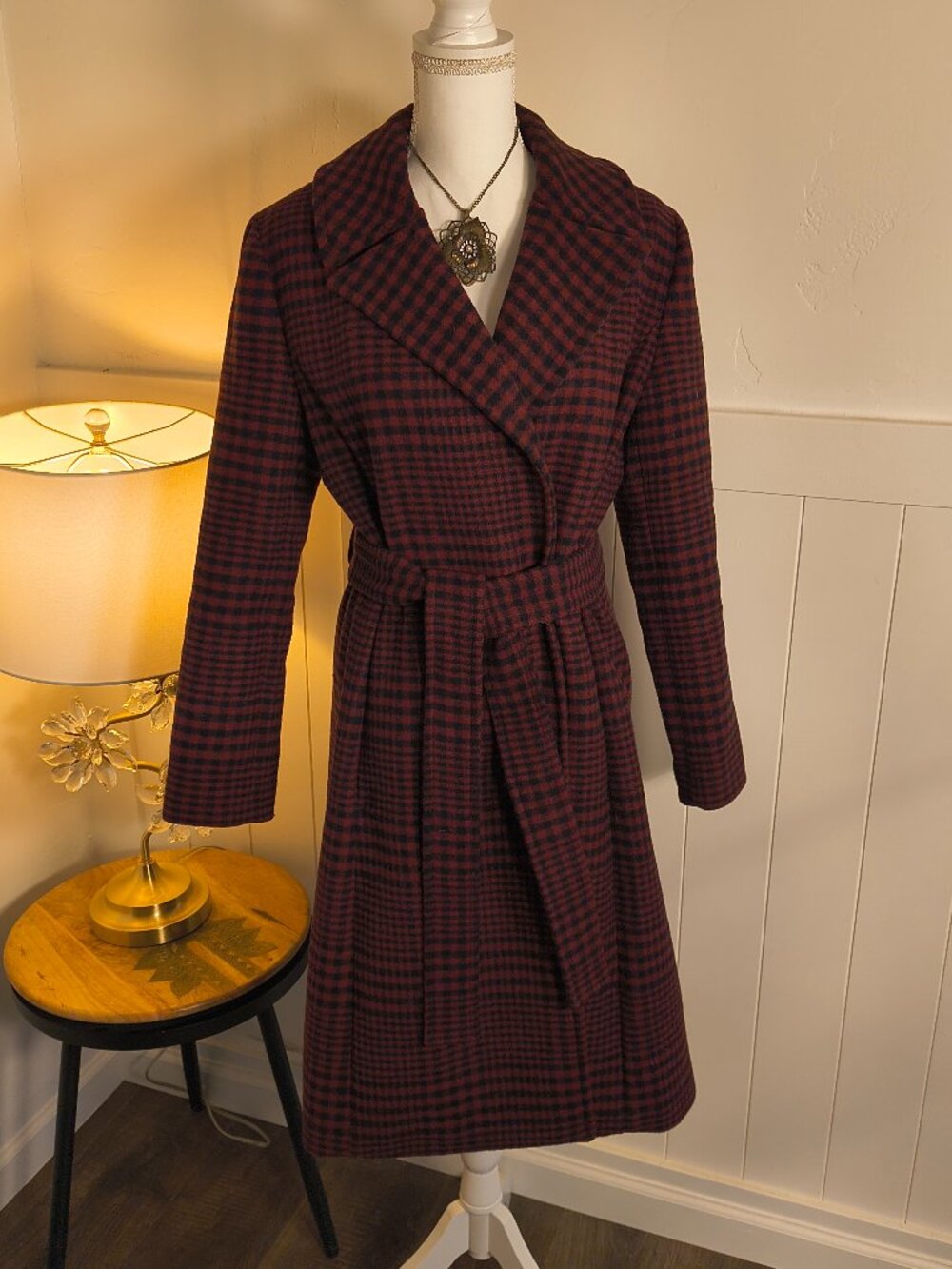 Anne Klein Wool Blend Belted Peacoat – Size 6 – Dark Red & Black Check
